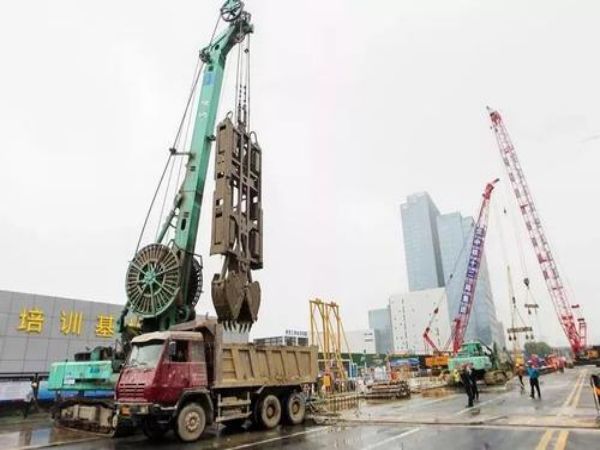 花山区吊车电话_吊车出租的好坏由什么决定